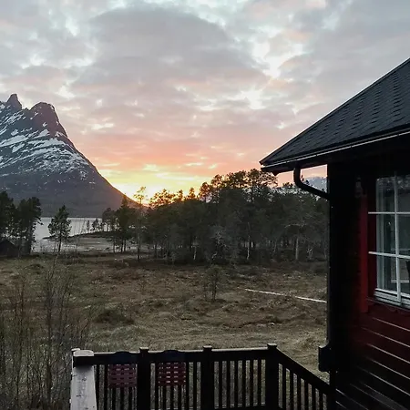 Log By Skoddeberg In Tjeldsund Holiday home